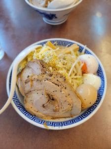 ニンニクらーめん 碧の豚二郎