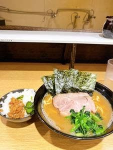 横浜家系ラーメン 蓮