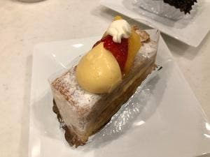 パティスリーアピ