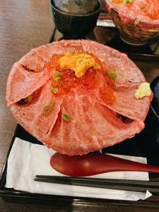 吉祥寺 肉ドレス 海鮮丼 渋谷道玄坂店