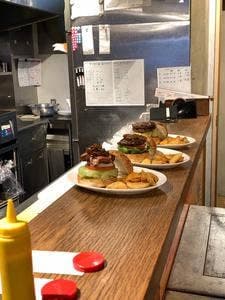 ハンバーガー＆サンドイッチ ベイス