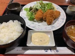 ファミリーレストラン美よし家