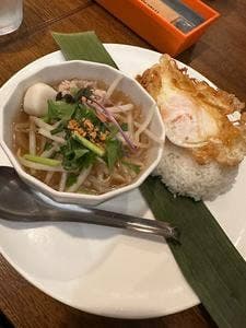 カオマンガイキッチン エキュート大宮