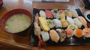 寿司 じじや 諸岡店