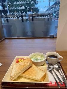 カフェ・ド・クリエ 名駅西口店店