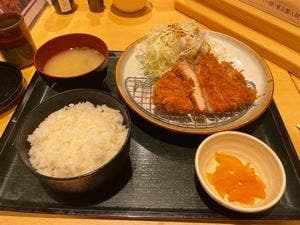 とんかつ伊勢 都庁店