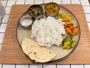 PURNA EAT＆STUDIO