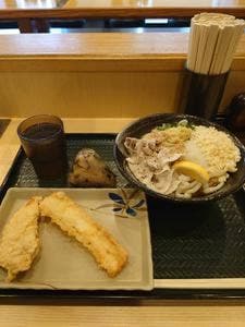 はなまるうどん 福井四ツ居店