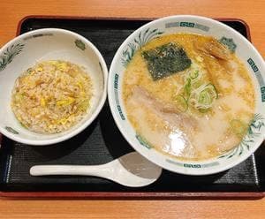 日高屋 池袋東口店