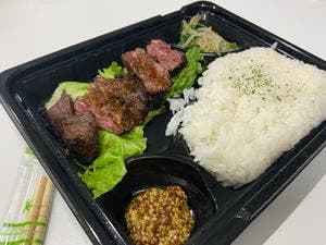 厳選肉と炭火Dining 肉ドシ