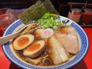 風は南から