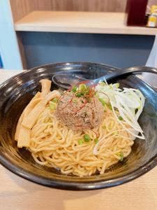 魚骨らーめん 鈴木さん