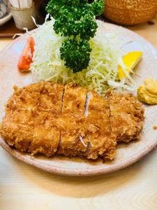 とんかつ おかむら