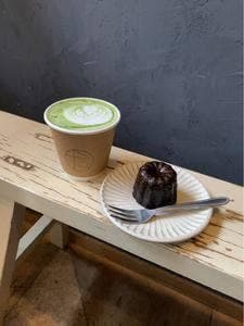 ほうじ茶と焼き菓子