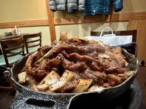 和牛もつ料理専門店 焼きもつ どん蔵