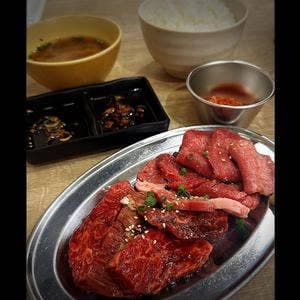 炭火焼肉生ホルモン処 しょうちゃん 駅前店