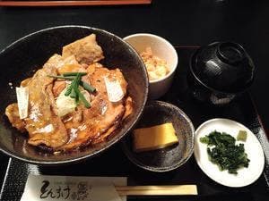とんすけ