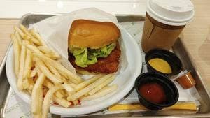 チャーリーズ フライドチキン&バーガー 広島アルパーク店