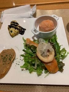 トラットリア ピッツェリア ISOLA FELICE