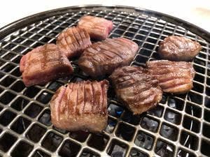 焼ニク志栄