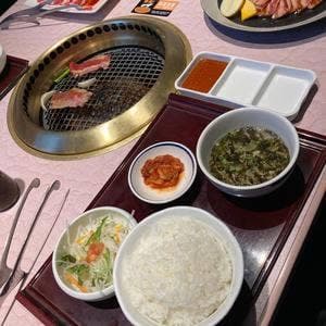 焼肉 徳寿 白石店