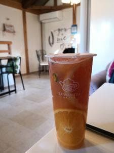 台湾茶房ホワイトアレイ 甲州夢小路店