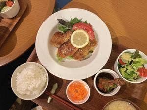 榴岡の食卓 eato