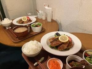 榴岡の食卓 eato