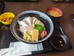 寿司としゃぶしゃぶ くましろ