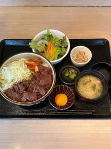 美味しいお肉の店 やまの