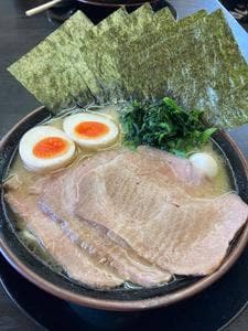横浜家系ラーメン なるは家