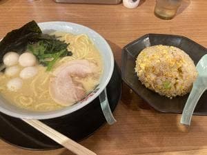 横浜家系ラーメン 町田商店 水沢店