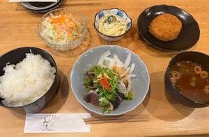 まるはち