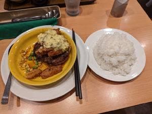 Cafe レストラン ガスト 大東栄和店