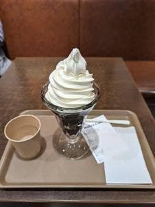 ホリーズカフェ 大阪駅前第3ビル店