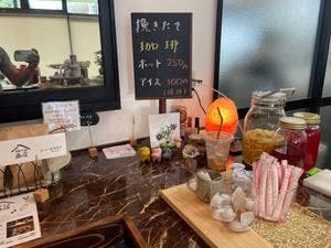 八百伊商店 カフェスペース