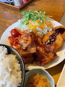 あそこ お食事処