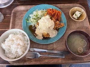 ムシャムシャ食堂 本店