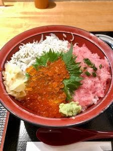 横濱屋本舗食堂