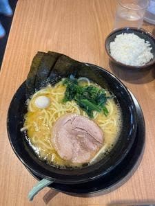 横浜家系ラーメン 綱島商店