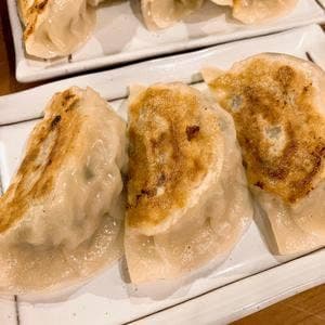 三田餃子酒場