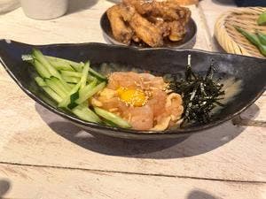 個室居酒屋 焼き鳥・炊き餃子・鶏白湯鍋 ハチ鶏