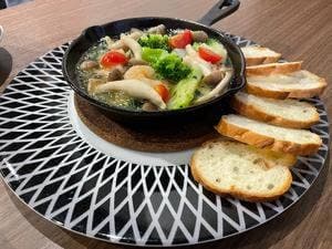 Le Yoshi〜Casual French & Bar〜