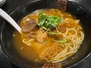 龍艶閣