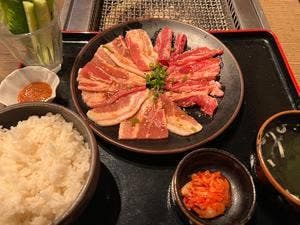炭火焼肉 七輪房 大間木店