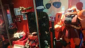 シャア・アズナブル 四日市店