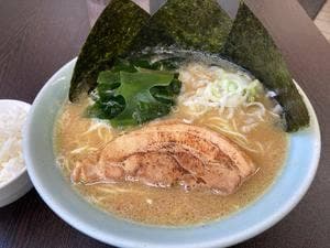 とんこつラーメン 松平 六浦店
