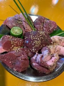 ホルモン豚尾