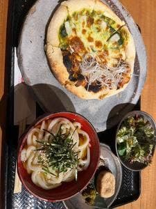 茜