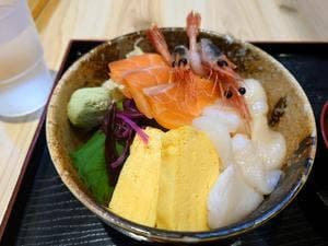 小松水産の海鮮丼 サンピアザ